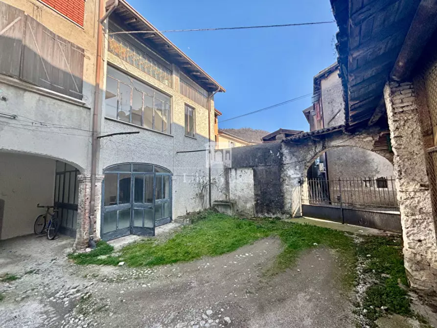 Immagine 1 di Rustico / casale in vendita  in Via Chiusure a Vobarno