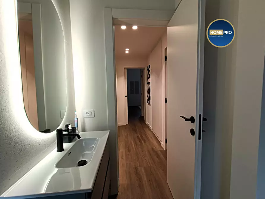 Immagine 26 di Appartamento in affitto  in Via di Prato Falcone a Roma