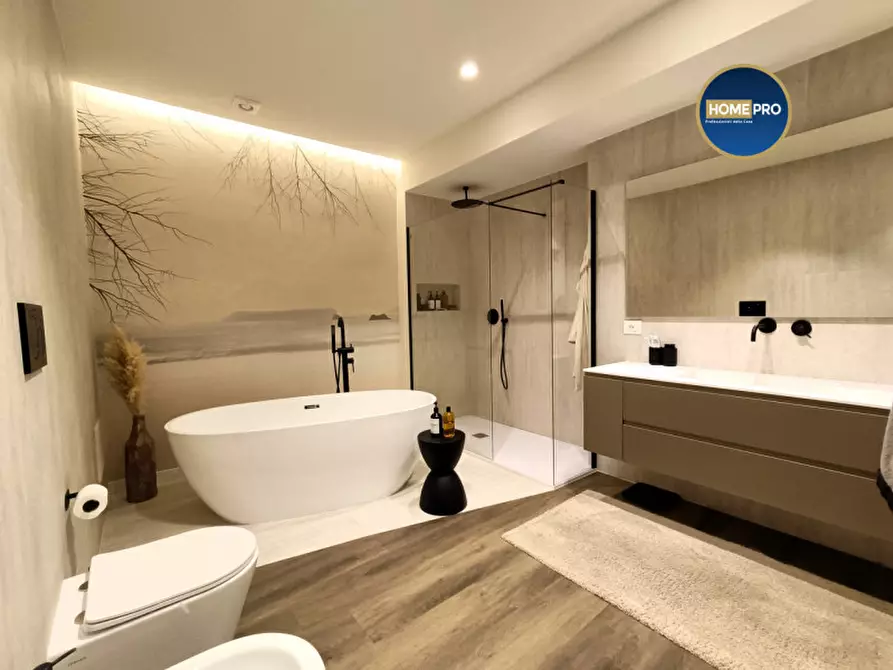 Immagine 34 di Appartamento in affitto  in Via di Prato Falcone a Roma