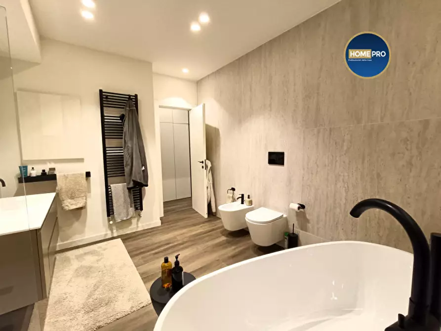 Immagine 37 di Appartamento in affitto  in Via di Prato Falcone a Roma