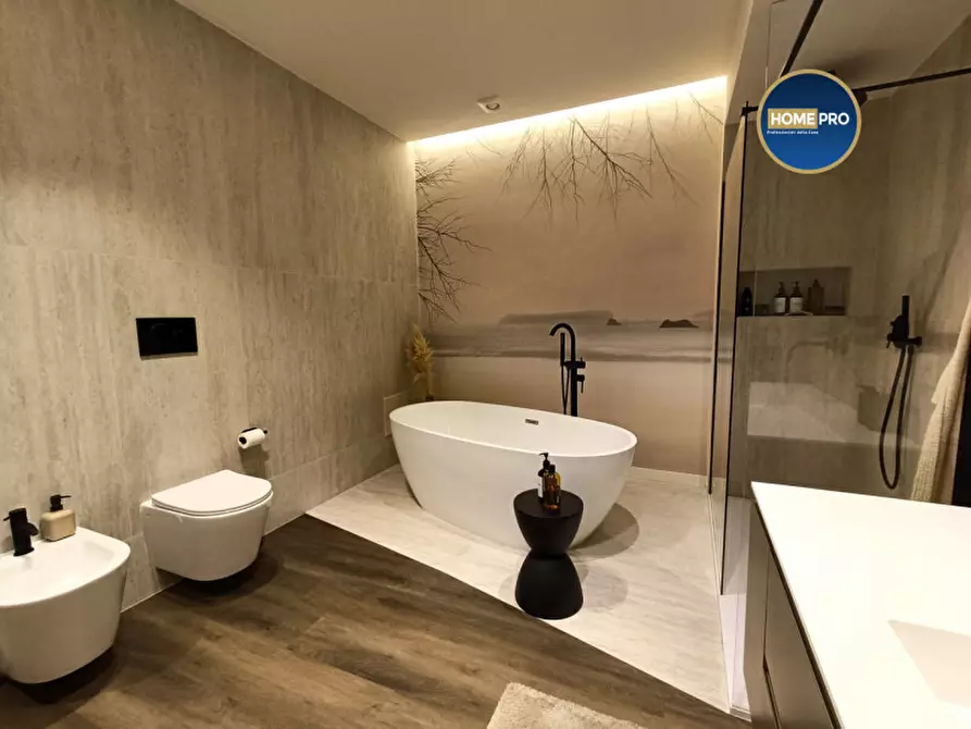 Immagine 38 di Appartamento in affitto  in Via di Prato Falcone a Roma