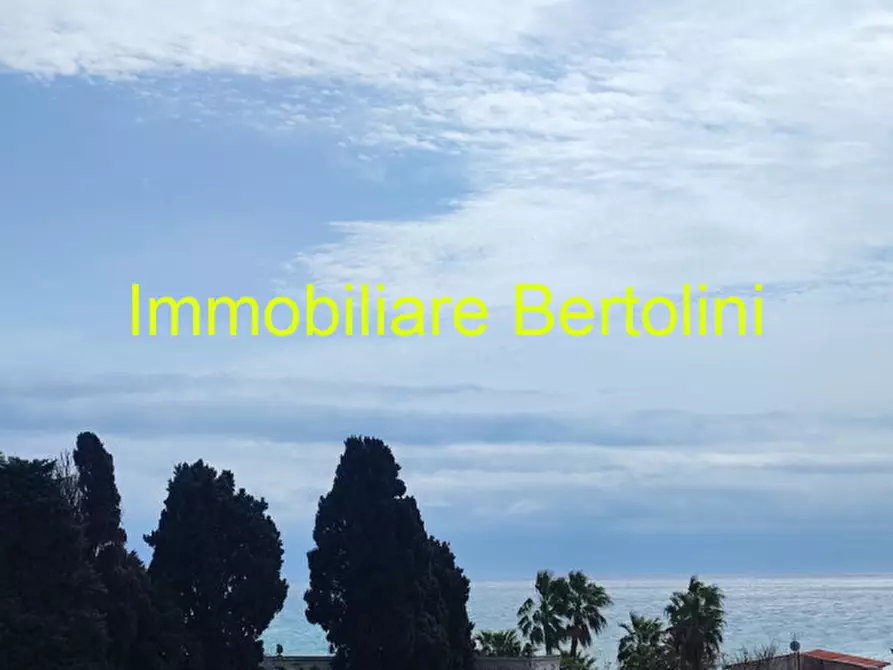 Immagine 5 di Villa in vendita  in c.so matuzia a San Remo