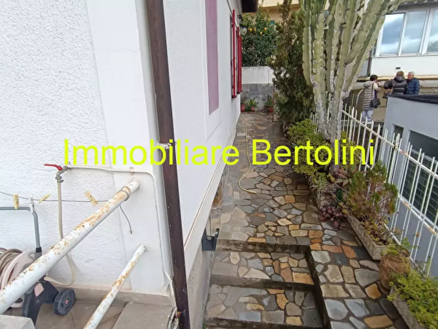 Immagine 25 di Villa in vendita  in c.so matuzia a San Remo