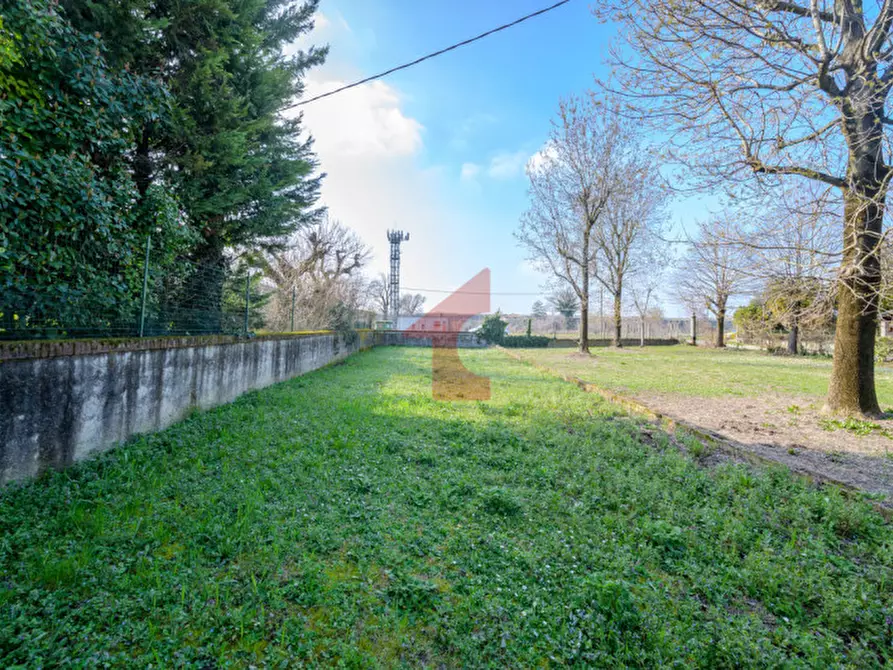 Immagine 5 di Rustico / casale in vendita  in Via al taro 23 a Fontevivo