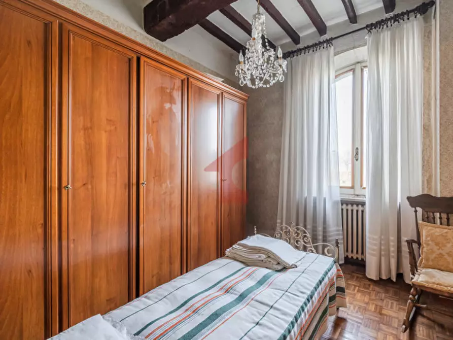 Immagine 51 di Rustico / casale in vendita  in Via al taro 23 a Fontevivo