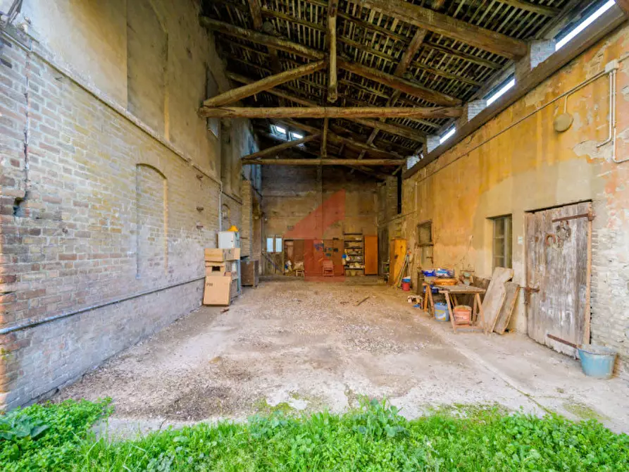 Immagine 71 di Rustico / casale in vendita  in Via al taro 23 a Fontevivo