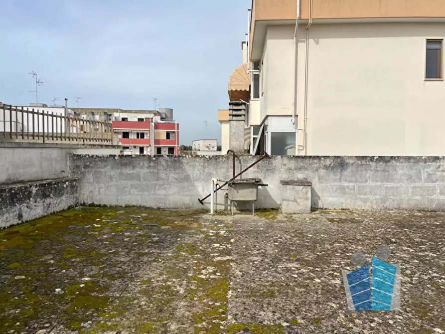 Immagine 6 di Palazzo in vendita  in via puglia angolo via abbruzzi a San Cesario Di Lecce