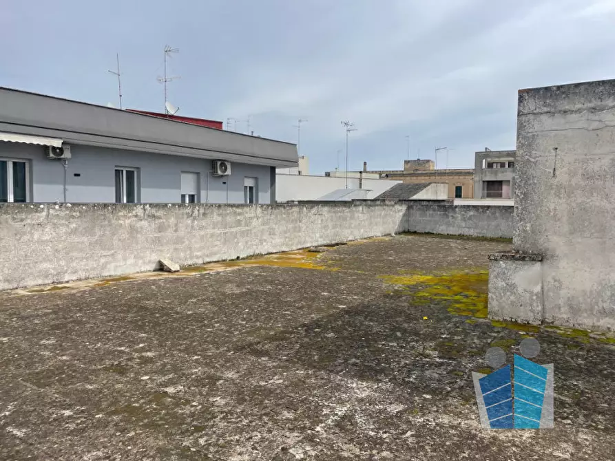 Immagine 9 di Palazzo in vendita  in via puglia angolo via abbruzzi a San Cesario Di Lecce