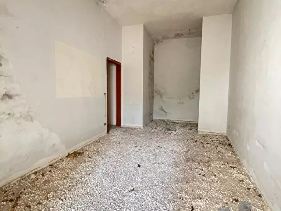 Immagine 13 di Palazzo in vendita  in via puglia angolo via abbruzzi a San Cesario Di Lecce