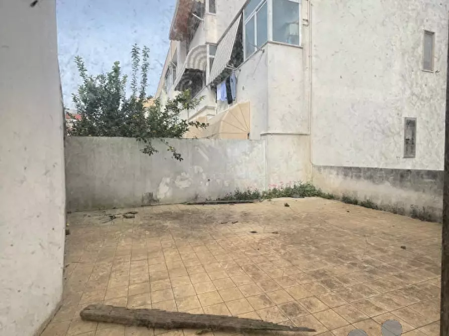 Immagine 15 di Palazzo in vendita  in via puglia angolo via abbruzzi a San Cesario Di Lecce