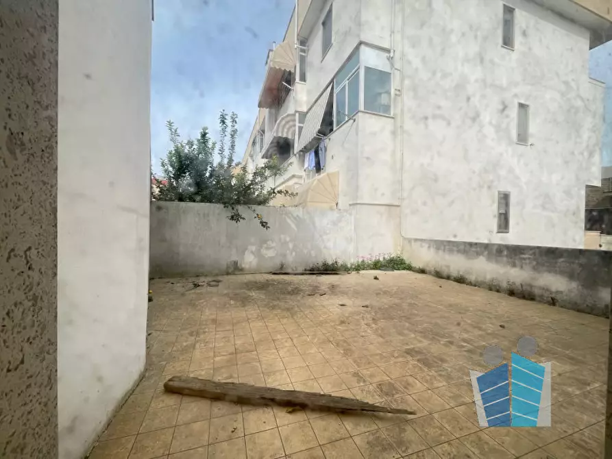 Immagine 16 di Palazzo in vendita  in via puglia angolo via abbruzzi a San Cesario Di Lecce