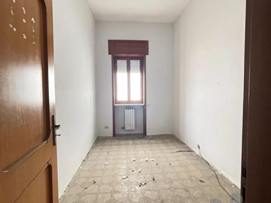 Immagine 21 di Palazzo in vendita  in via puglia angolo via abbruzzi a San Cesario Di Lecce