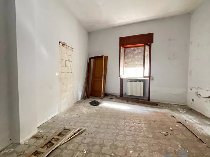 Immagine 23 di Palazzo in vendita  in via puglia angolo via abbruzzi a San Cesario Di Lecce