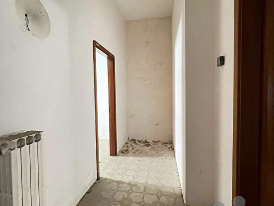Immagine 24 di Palazzo in vendita  in via puglia angolo via abbruzzi a San Cesario Di Lecce