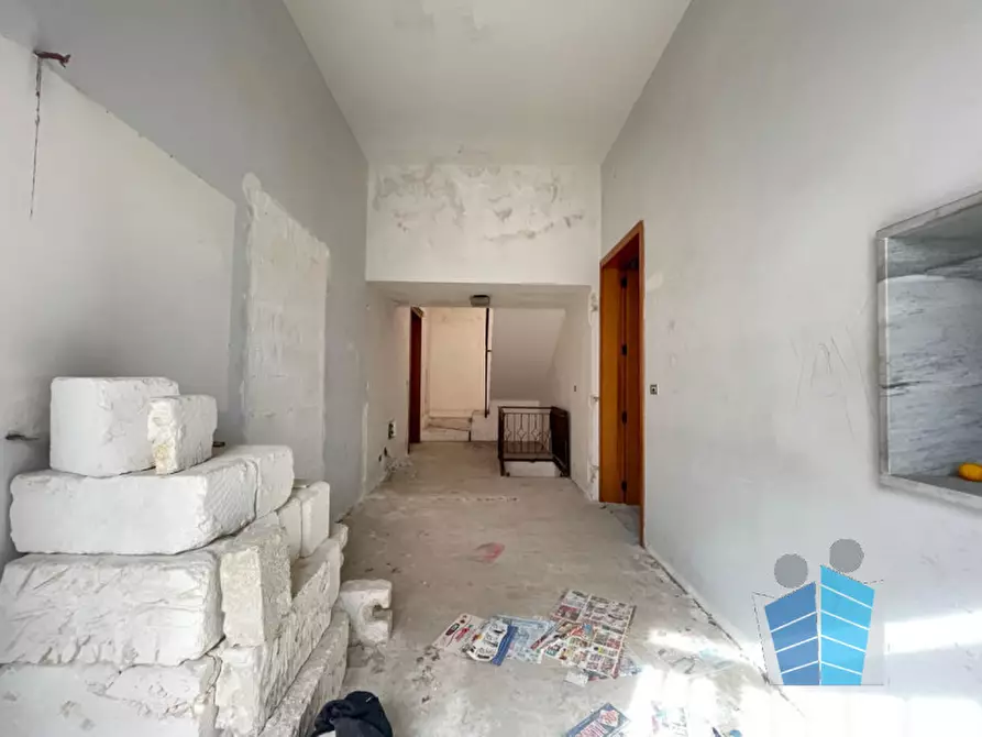 Immagine 43 di Palazzo in vendita  in via puglia angolo via abbruzzi a San Cesario Di Lecce