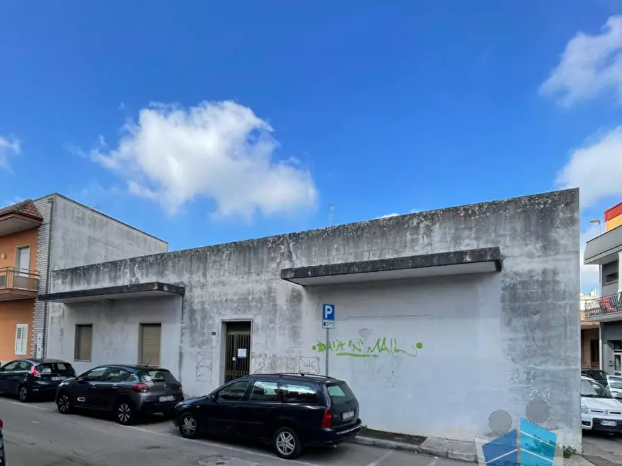 Immagine 49 di Palazzo in vendita  in via puglia angolo via abbruzzi a San Cesario Di Lecce