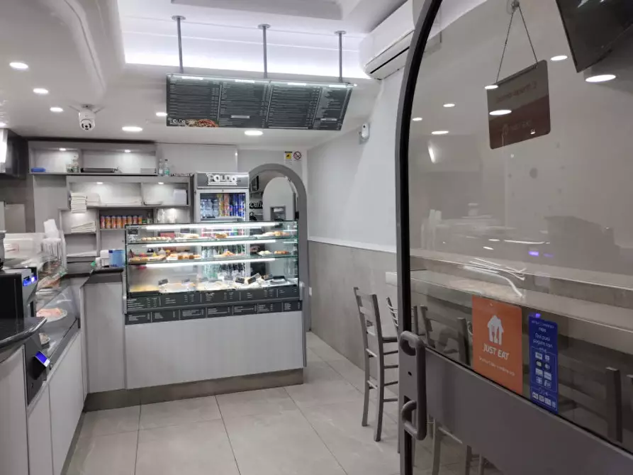 Immagine 3 di Attività commerciale in vendita  in VIALE AMENDOLA a Eboli