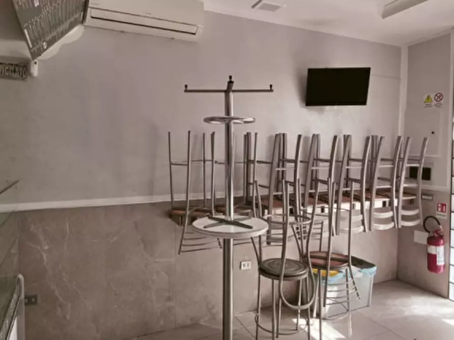 Immagine 6 di Attività commerciale in vendita  in VIALE AMENDOLA a Eboli