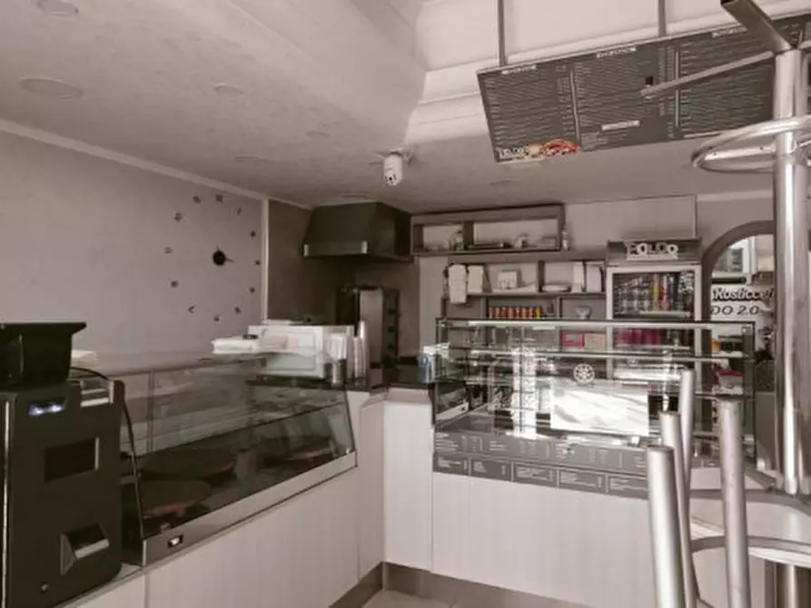 Immagine 7 di Attività commerciale in vendita  in VIALE AMENDOLA a Eboli