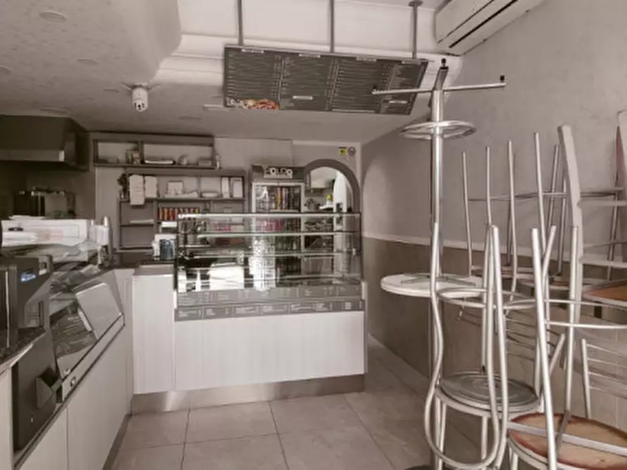 Immagine 8 di Attività commerciale in vendita  in VIALE AMENDOLA a Eboli