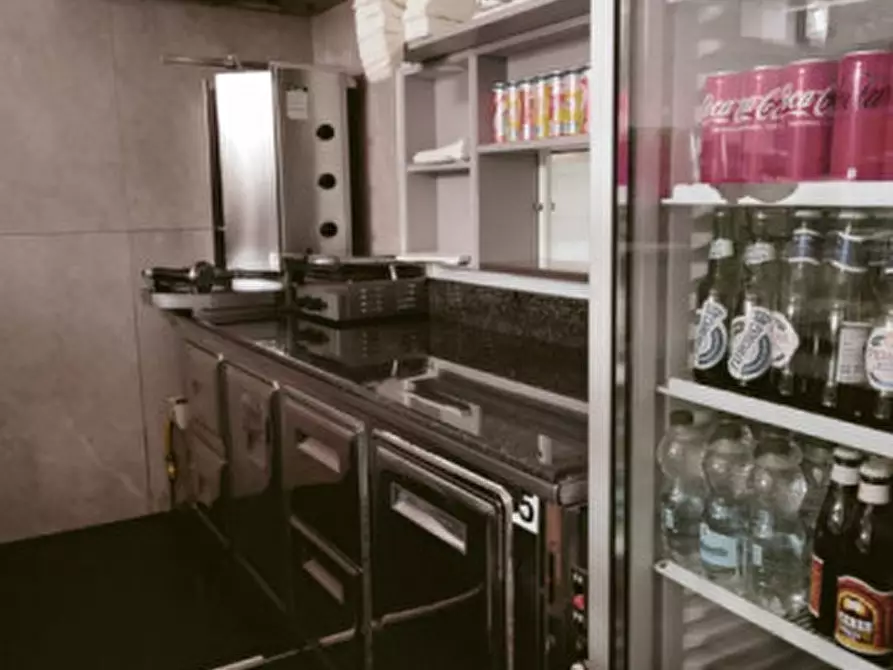 Immagine 13 di Attività commerciale in vendita  in VIALE AMENDOLA a Eboli