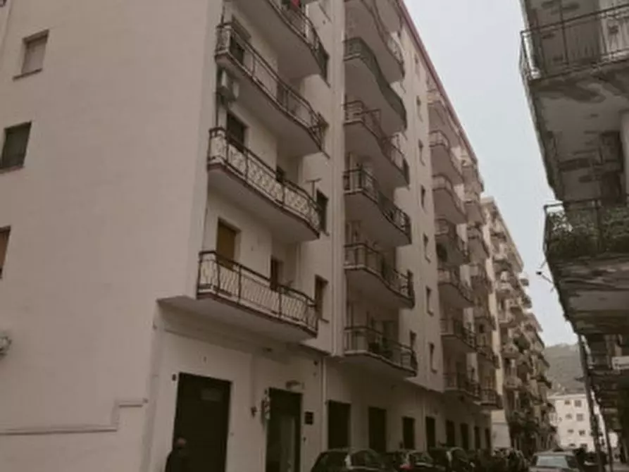 Immagine 1 di Magazzino in vendita  in Via Pio XII a Eboli