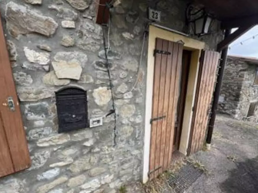 Immagine 5 di Casa indipendente in vendita  in via Casale 23 a Ventasso