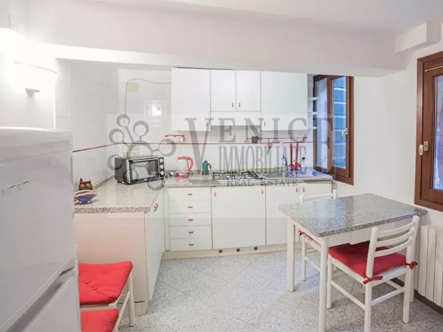 Immagine 1 di Appartamento in vendita  a Venezia