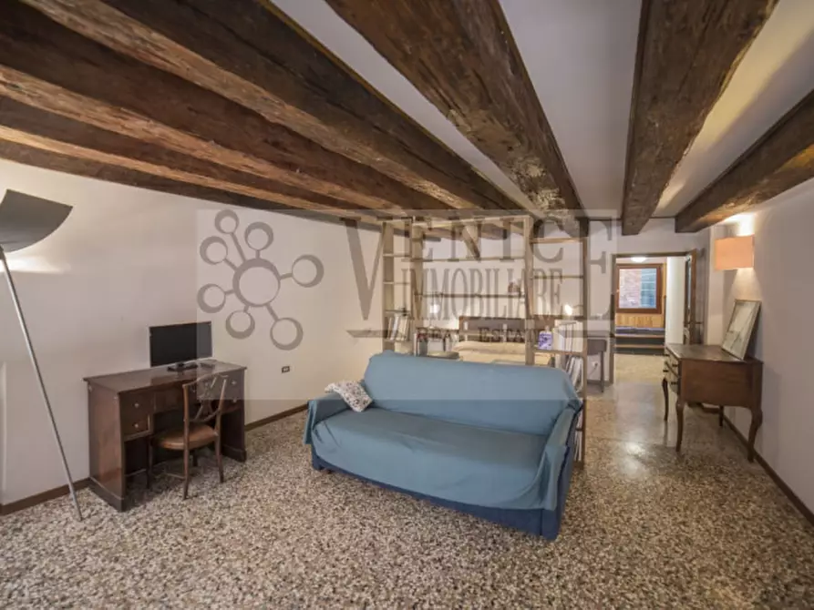 Immagine 11 di Appartamento in vendita  a Venezia