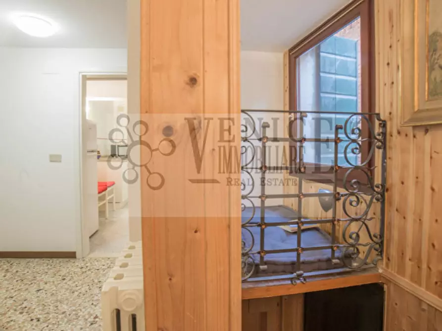 Immagine 13 di Appartamento in vendita  a Venezia