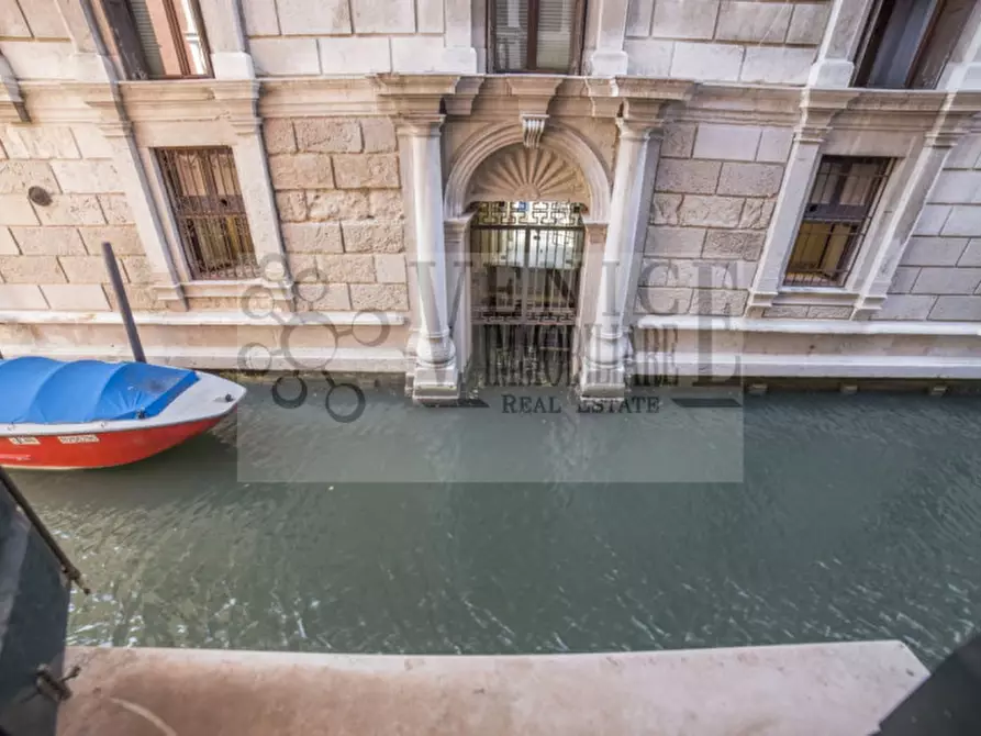 Immagine 21 di Appartamento in vendita  a Venezia