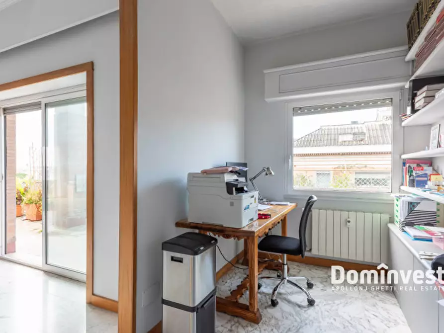 Immagine 22 di Attico in vendita  in Via Costantino Maes a Roma