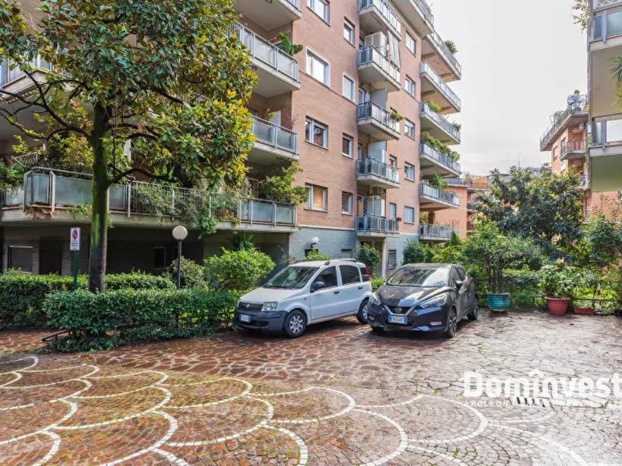 Immagine 41 di Attico in vendita  in Via Costantino Maes a Roma