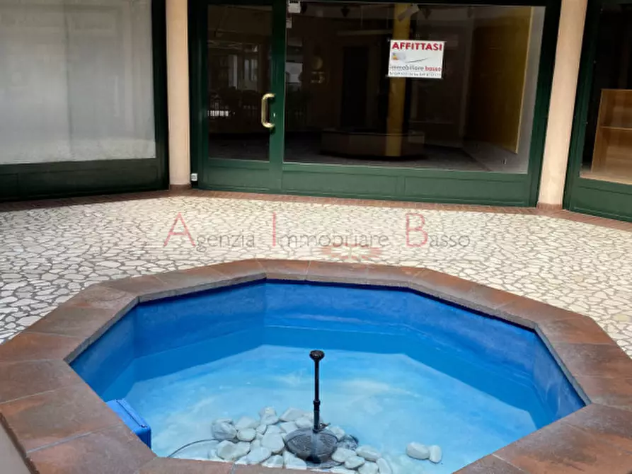 Immagine 1 di Negozio in affitto  in VIA BUSONERA a Abano Terme