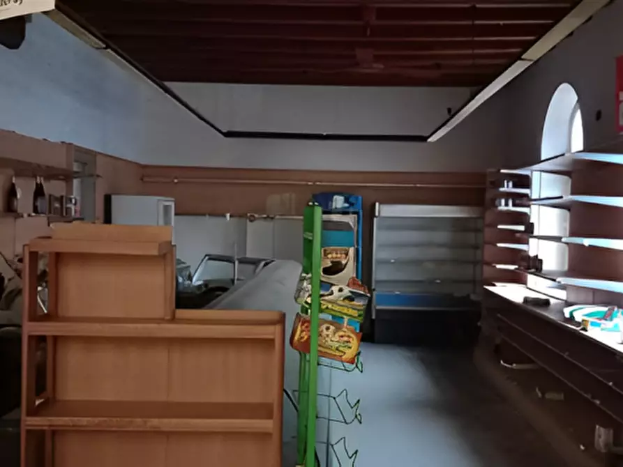 Immagine 3 di Negozio in vendita  in Via Giuseppe Eugenio Conti 12 a Sergnano