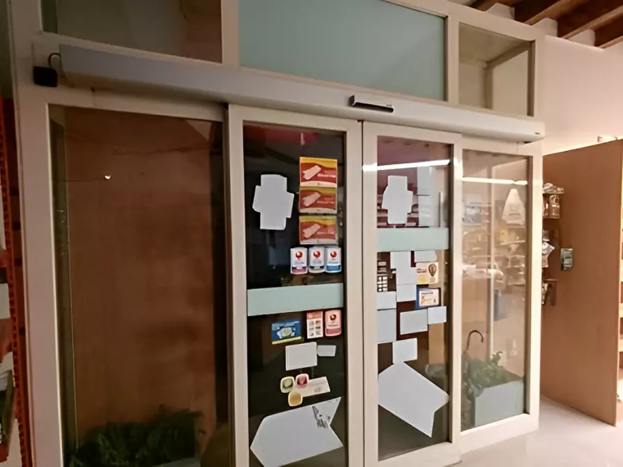 Immagine 6 di Negozio in vendita  in Via Giuseppe Eugenio Conti 12 a Sergnano