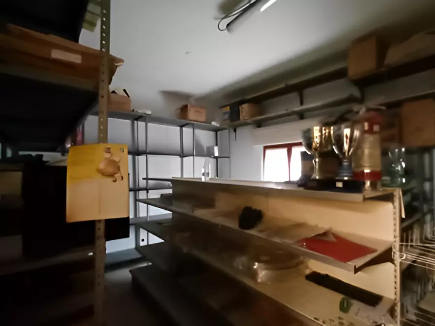 Immagine 8 di Negozio in vendita  in Via Giuseppe Eugenio Conti 12 a Sergnano