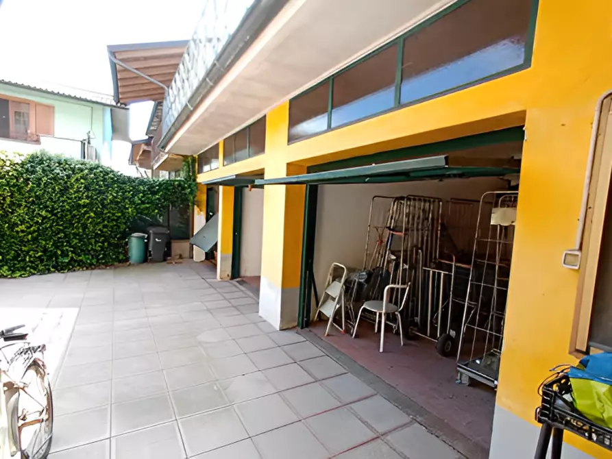 Immagine 12 di Negozio in vendita  in Via Giuseppe Eugenio Conti 12 a Sergnano