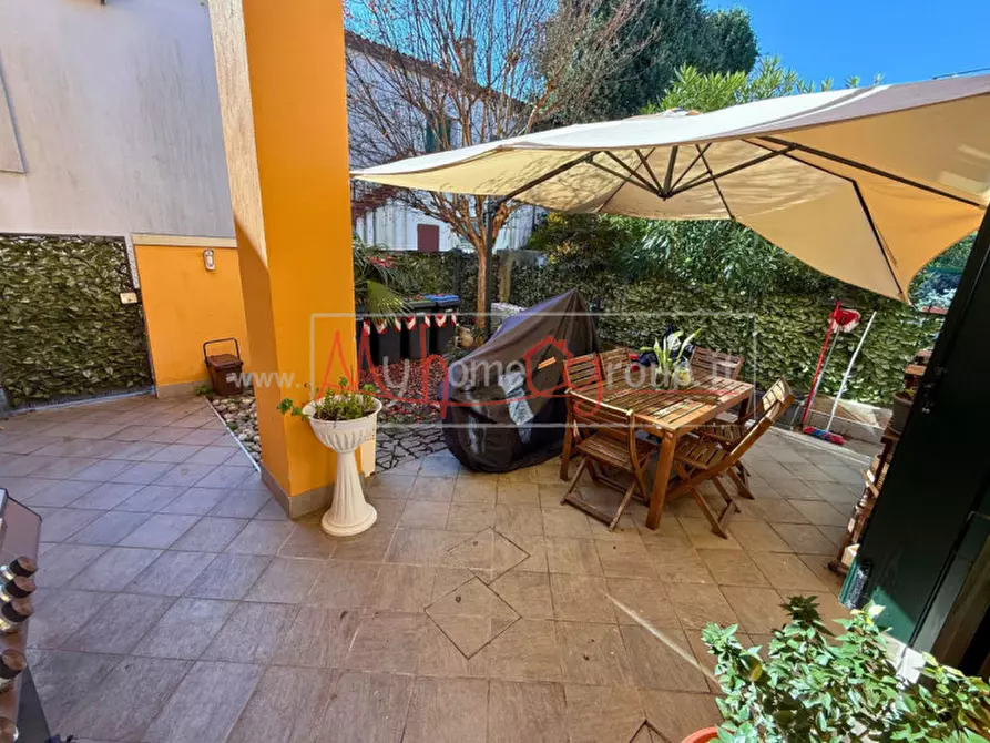 Immagine 1 di Casa bifamiliare in vendita  a Padova