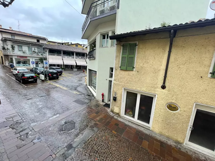 Immagine 25 di Appartamento in vendita  in via chiesa 34 a Padenghe Sul Garda