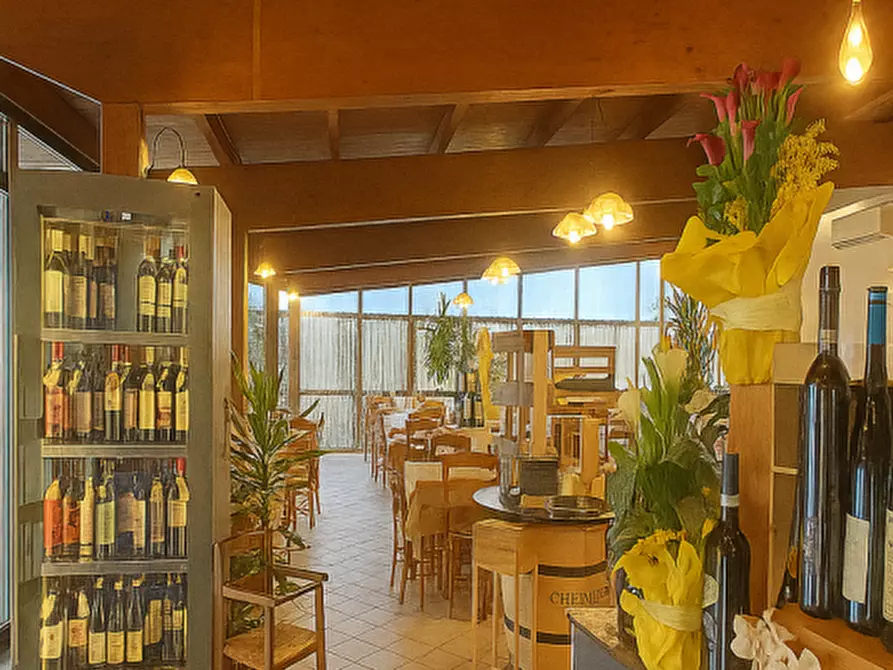 Immagine 4 di Attività commerciale in vendita  in VIA POVEGLIANO a Povegliano Veronese