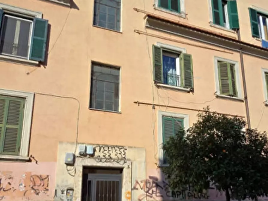 Immagine 8 di Appartamento in vendita  in Via pesaro 5 a Roma