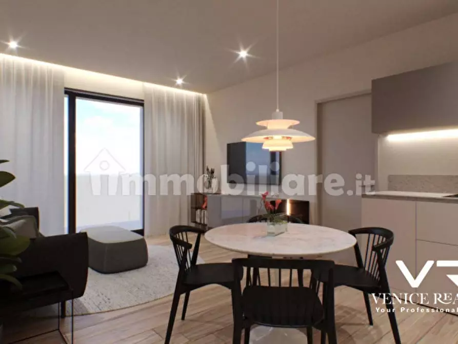 Immagine 8 di Appartamento in vendita  in Viale Giuseppe Garibaldi a Venezia