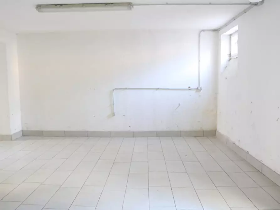 Immagine 3 di Magazzino in vendita  in Via Bassano del Grappa - Bassano-Del-Grappa-Straße a Bolzano