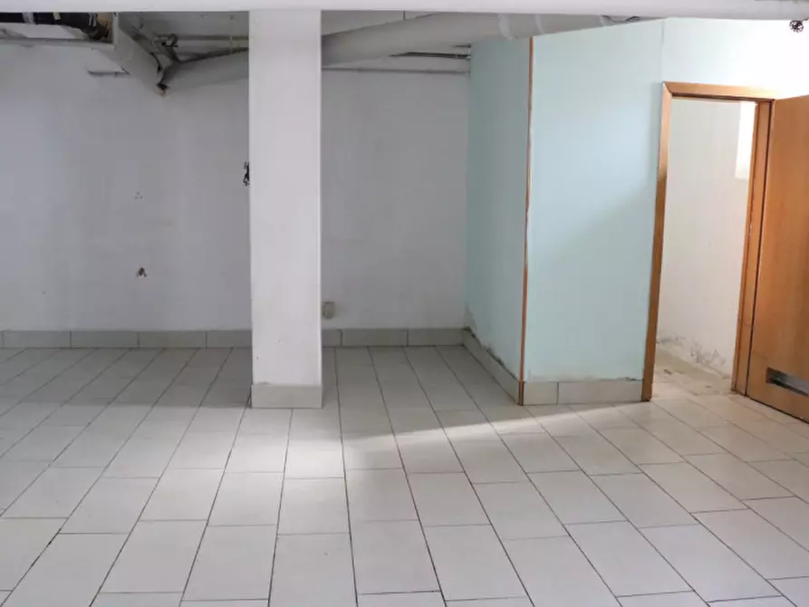 Immagine 12 di Magazzino in vendita  in Via Bassano del Grappa - Bassano-Del-Grappa-Straße a Bolzano