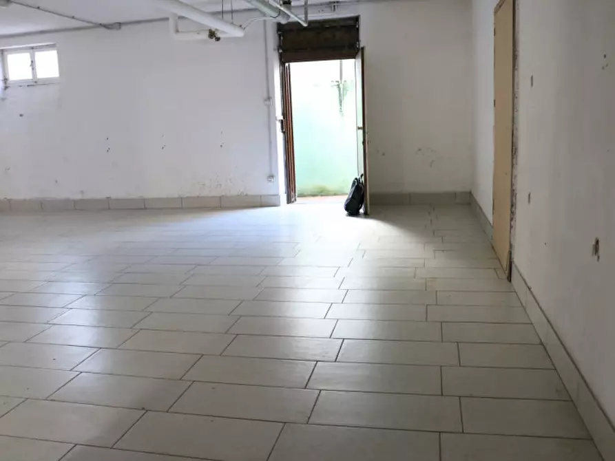 Immagine 20 di Magazzino in vendita  in Via Bassano del Grappa - Bassano-Del-Grappa-Straße a Bolzano