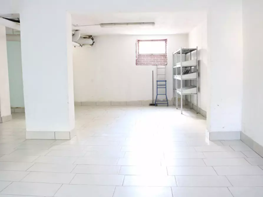 Immagine 23 di Magazzino in vendita  in Via Bassano del Grappa - Bassano-Del-Grappa-Straße a Bolzano