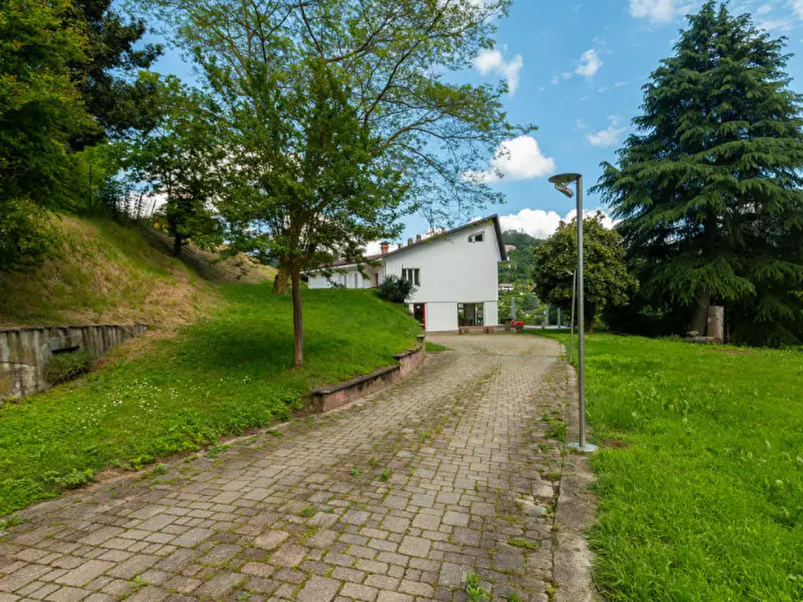 Immagine 11 di Villa in vendita  in Via Torino 11 a Baldissero Torinese