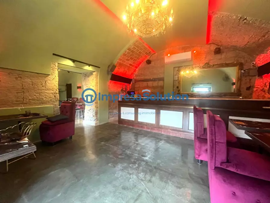 Immagine 4 di Attività commerciale in affitto  in Via Riviera Di Chiaia a Napoli