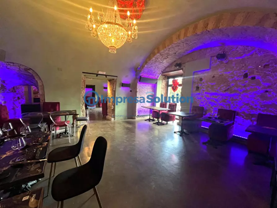 Immagine 13 di Attività commerciale in affitto  in Via Riviera Di Chiaia a Napoli